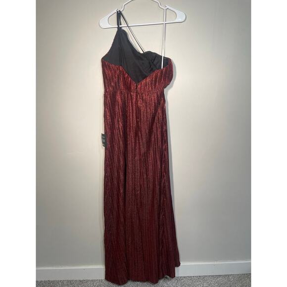 NWT Lulu’s Get To The Groove Shiny Red Pleated One Shoulder Maxi Dress - Picture 6 of 13